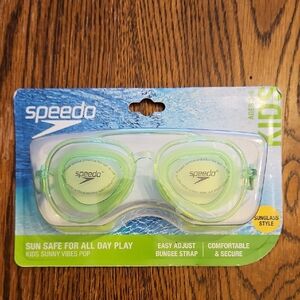 Speedo Kids Swim Goggles in Light Green